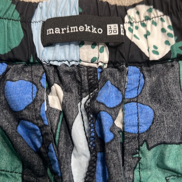 Uniqlo x Marimekko Women’s Cotton Poplin Shorts, Black Tori Fruit - Size XS - Picture 8 of 9